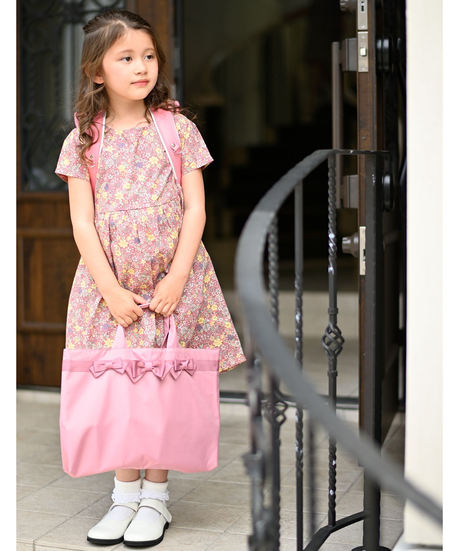 リボンシューズバッグ,ピンクモデル写真2