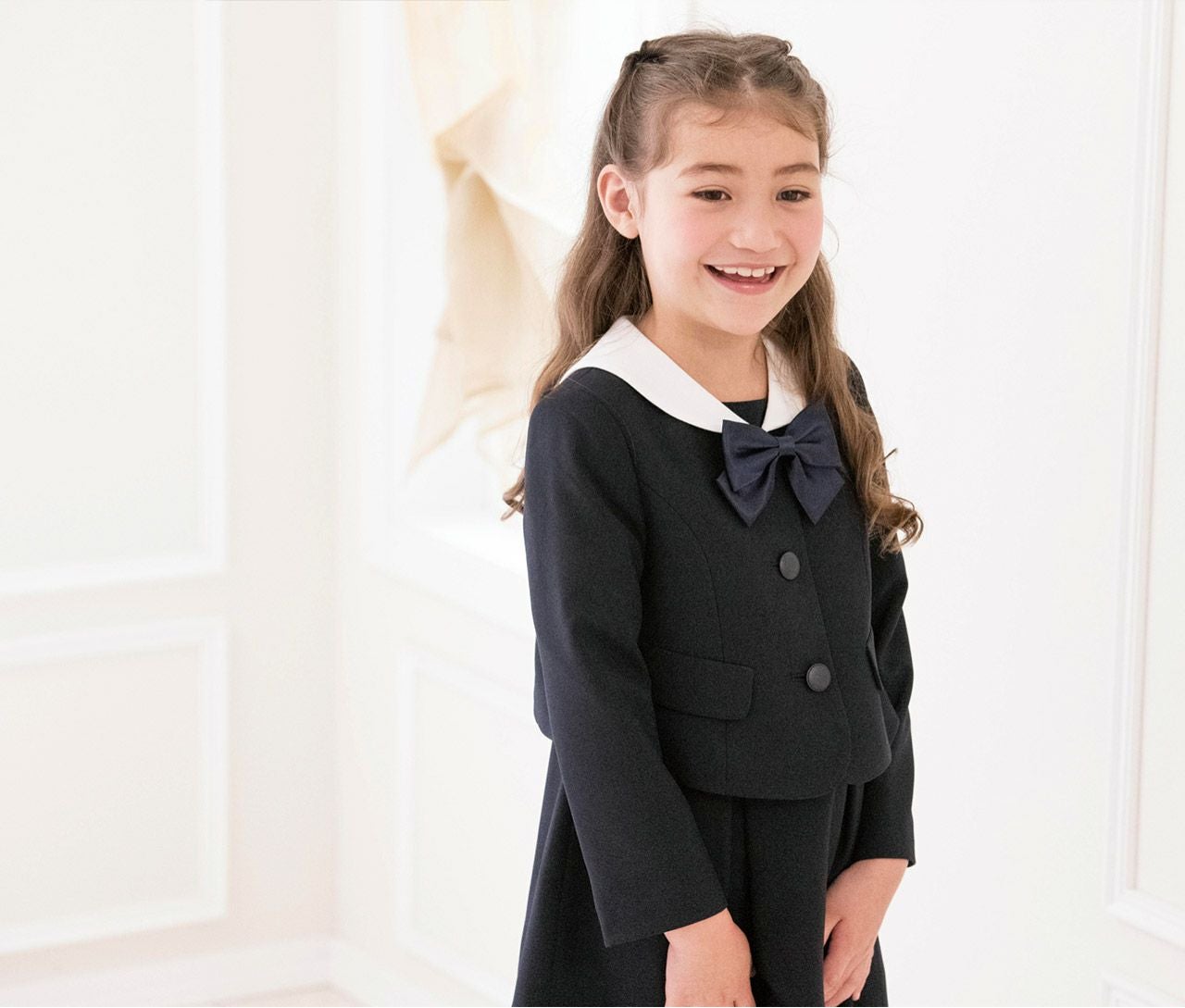 入学式　卒業式　120 試着のみ新品　タグあり 送料無料入学式 女の子 スーツ セーラー衿 子供服 アンサンブル 女児