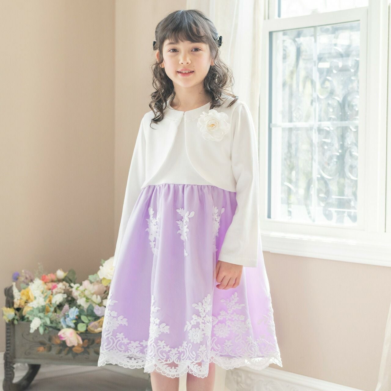 送料無料【入学準備セール目玉】入学式 女の子 スーツ スカラップ