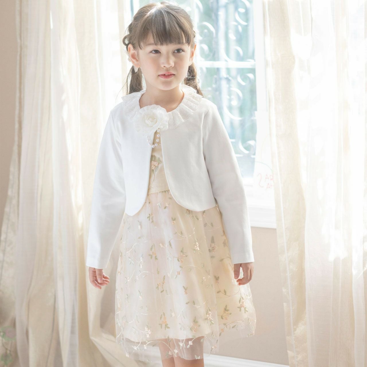 ✨新品入学制服✨刺繍入り 送料無料【目玉セール】入学式女の子スーツ 刺繍チュールワンピース