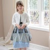 フラワープリント レッスンバッグ 切り替えフリルリボン 絵本バッグ