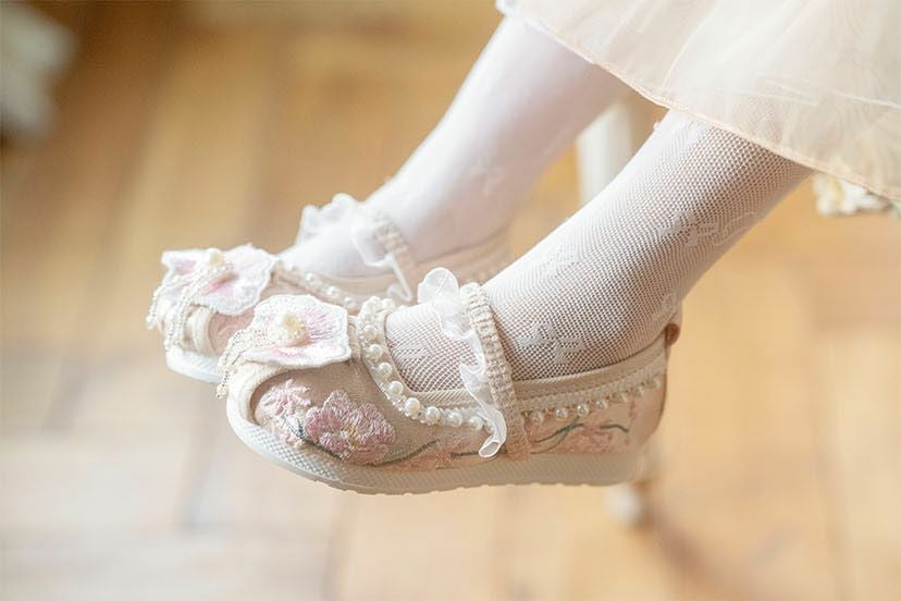 送料無料刺繍シューズ 七五三 16cm 17cm 女の子 草履代わりに履く靴